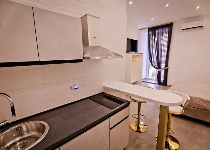Dante Luxury 4* Neapel